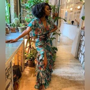 NWT l’atiste Size Medium Maxi Green Dress Ruffle Slit Pleated